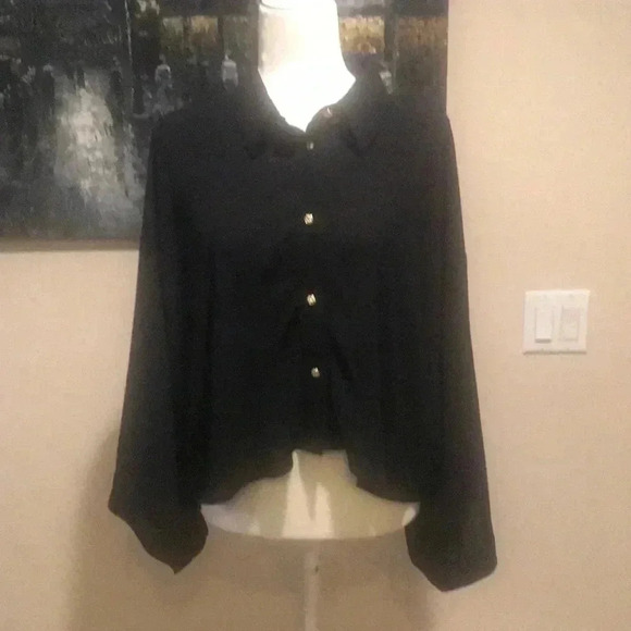 NWT T Tahari Button Front Cropped Oversized Top with Wide Sleeves-M - Picture 1 of 8